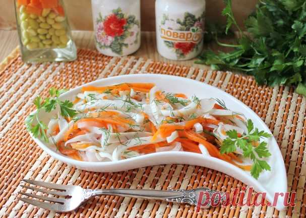 Салат с кальмарами и маринованным луком - пошаговый рецепт с фото на Повар.ру