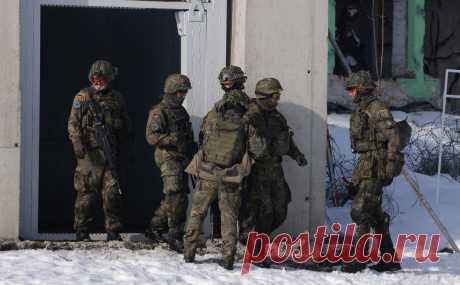 Bild узнал о подготовке в Берлине к сценарию войны России и НАТО. В Германии рассматривают сценарий, при котором Россия начнет «скрытую, а затем открытую» атаку на Запад, что приведет к войне с НАТО. Власти России подчеркивали, что у Москвы нет резонов воевать с альянсом, она не угрожает Европе