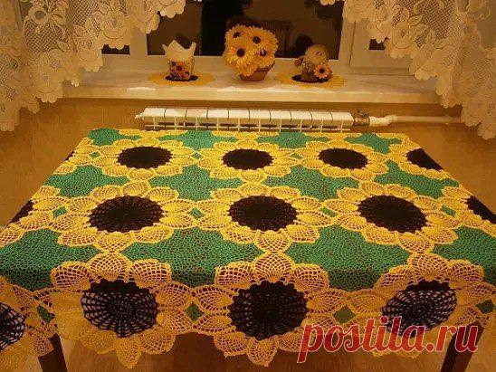 Яркая скатерть 