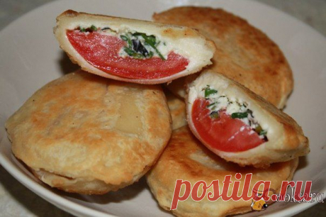 Лепёшки с помидорами, чесночным творогом и зеленью - вкуснее чебуреков! | Банк кулинарных рецептов