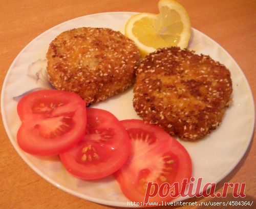 Нежные рыбные котлетки в панировке с кунжутом