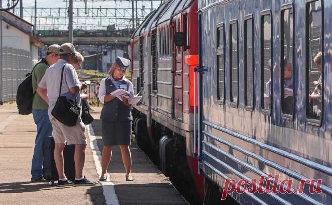 Воронежский губернатор поблагодарил машиниста поезда и железнодорожников. Губернатор Воронежской области Александр Гусев поблагодарил машиниста поезда и железнодорожников, благодаря которым удалось избежать трагических последствий в результате теракта на железнодорожных путях.