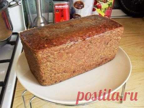 СУФЛЕ ИЗ КУРИНОЙ ПЕЧЕНИ.

Приготовить 500 г куриной печени,
2 яйца,
100 мл молока,
150 г репчатого лука,
150 г сырой моркови,
зелень,соль,перец по вкусу.

Печень, морковь и лук пропустить через мясорубку.
Яйца взбить с солью и перцем, добавить в печень.
Добавить молоко, всё тщательно перемешать. Смазать форму салфеткой слегка пропитанной маслом ( я использовала форму для выпечки хлеба) можно застелить бумагой для выпечки, вылить приготовленную смесь и выпекать в разогретой...