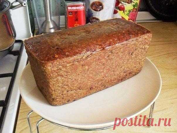 СУФЛЕ ИЗ КУРИНОЙ ПЕЧЕНИ.

Приготовить 500 г куриной печени,
2 яйца,
100 мл молока,
150 г репчатого лука,
150 г сырой моркови,
зелень,соль,перец по вкусу.

Печень, морковь и лук пропустить через мясорубку.
Яйца взбить с солью и перцем, добавить в печень.
Добавить молоко, всё тщательно перемешать. Смазать форму салфеткой слегка пропитанной маслом ( я использовала форму для выпечки хлеба) можно застелить бумагой для выпечки, вылить приготовленную смесь и выпекать в разогретой...