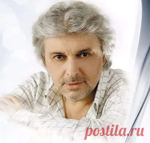 Видно здорово нагрешил я, и взялись за меня всерьёз, 
И раскаяться, чтоб решил я, ангел с неба тебя принёс. 
Я от счастья сейчас заплачу, благодарных не пряча слёз, 
Чтоб спасти меня, не иначе, светлый ангел тебя принёс.