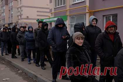 В Минобороны заявили о преступлениях «летучих эскадронов смерти» в Харькове. Украинские националисты организовали в Харькове «летучие эскадроны смерти», которые запугивают жителей Харькова. Об этом сообщил журналистам начальник Национального центра управления обороной России генерал-полковник Михаил Мизинцев. Националисты также размещают тяжелую военную технику в жилых кварталах.