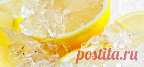 Замороженные лимоны спасут от ожирения, опухолей и диабета! Лимоны замораживают в основном ради цедры. После размораживания цедра становится более мягкой и ее удобнее употреблять в пищу. Как и у большинства других фруктов, в кожице лимона сконцентрирован максимум питательных веществ, помогающих регулировать уровень холестерина,