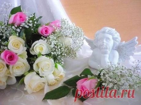 Такое чудо — просто жить!
Дышать и ждать, что будет дальше.
Быть выше зла, обиды, фальши,
Прощать, влюбляться и дружить!