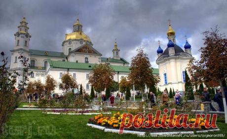 Украина, Почаев: Свято-Успенская Почаевская лавра - великая православная святыня на высокой горе.