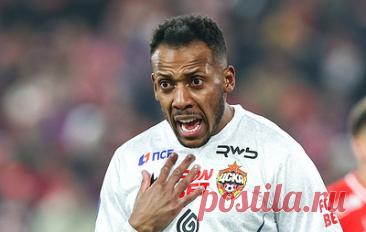 Мойзес сообщил, что футболист Кордоба рассказал ему о расизме в свой адрес. В матче 18-го тура РПЛ "Краснодар" со счетом 3:2 дома обыграл ЦСКА