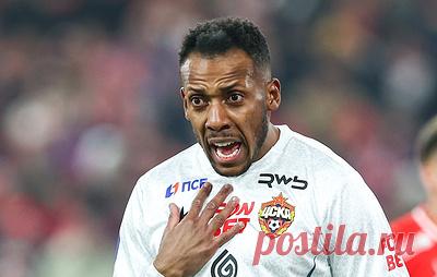 Мойзес сообщил, что футболист Кордоба рассказал ему о расизме в свой адрес. В матче 18-го тура РПЛ "Краснодар" со счетом 3:2 дома обыграл ЦСКА