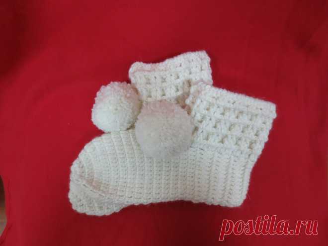 Домашние тапочки-носочки,с бубонами (белые)