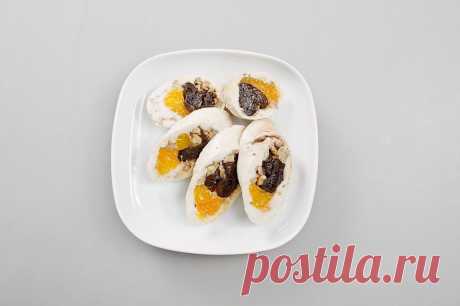Готовим куриный рулет с черносливом