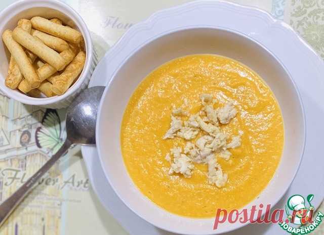 Суп-пюре с бататом и куриной грудкой. Здравствуйте! Предлагаю приготовить нежный, легкий суп, с куриной грудки. Готовить быстро.
 Рецепт от автора Sarah Hobbs, автор предлагает обжаренный бекон и сливки 33%, я добавила куриную грудку и обезжиренные сливки, остальное все по рецепту.
 Заходите!