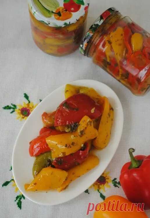 Маринованный перец по-грузински
Получилось очень вкусно! Перец остренький, пикантный, очень ароматный!
Из данной порции получается 2 пол-литровых баночки и блюдце перца, чтобы сразу попробовать и насладиться вкусом