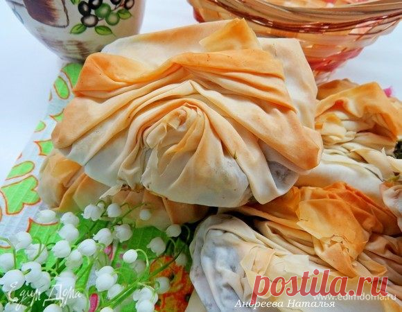 Пирожки «плиссе» с курицей и шпинатом из теста фило, пошаговый рецепт на 1250 ккал, фото, ингредиенты - Наталья Андреева