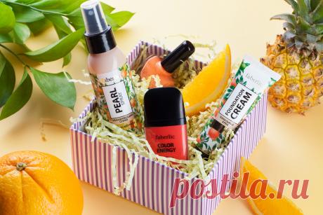 Каким будет наш макияж этим летом? | Faberlic С приходом тепла в моду возвращается эклектика и экстравагантность. Даже если вы не готовы к экспериментам, добавить в образ беззаботности всё равно не помешает: яркие цвета, сочные контрасты и