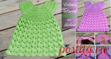Video Tutorial de Precioso Vestido Tejido en Relieve ⋆ Manualidades Y DIY Los vestidos de niña hechos en crochet son maravillosos y éste es, sin duda, uno de ellos. Disfrute de este patrón y haga un hermoso vestido para su princesa, o para la princesa de alguien. Este magnífico proyecto és para … Ler mais... →