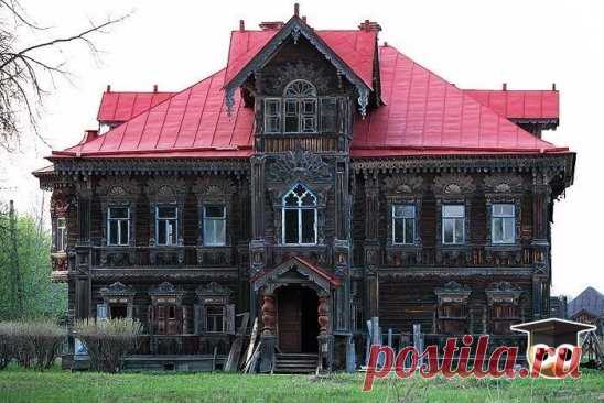 Заброшенный терем в Костромской области, Россия