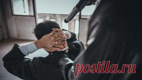 Обвиняемого в похищении и попытке убийства Авраама Руссо нашли через 17 лет. Басманный суд Москвы вынес решение о заключении под стражу Тархана Эльдукаева, обвиняемого в причастности к похищению и попытке убийства певца Авраама Руссо в 2006 году. Злоумышленник арестован на срок до 25 декабря, сообщает ТАСС. В ...