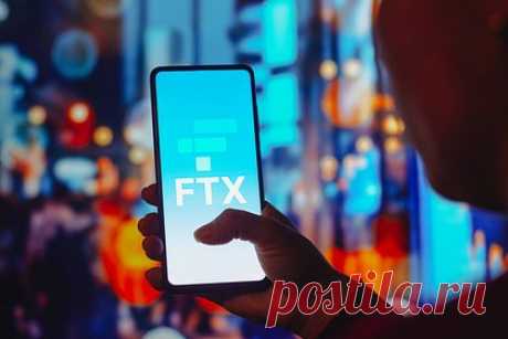 Криптовалютная биржа FTX объявила о банкротстве. Крупная криптовалютная биржа FTX объявила о банкротстве в США, столкнувшись с быстро усугубляющимся кризисом ликвидности. В сообщении компании сказано, что основатель и генеральный директор FTX Сэм Бэнкман-Фрид покидает пост главы компании. Его место временно займет Джон Джей Рэй III.