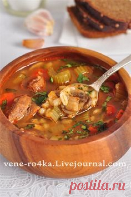 Мясной суп с перловкой "Барли", шампиньонами и овощами.