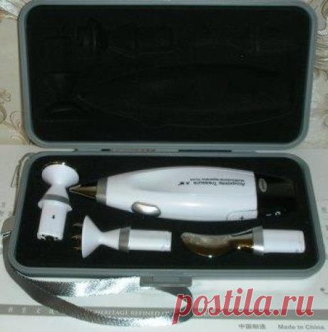 Исюэтун Тяньши предназначен для массажа акупунктурных точек, зон и энергетических меридианов. Возможность использования электроимпульса усиливает эффективность массажа особенно в острых состояниях.
В комплект массажера Исюэтуна Тяньши входят четыре насадки для различных видов Китайского массажа.

Исюэтуна Тяньши позволяет достигать проходимости энергетических меридианов в домашних условиях, не посещая дорогих специалистов. Это несомненно экономит ваши деньги и время.