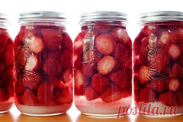 Ароматный ликер! Сильный вкус клубники и еле уловимая нотка лимона. | Банк кулинарных рецептов