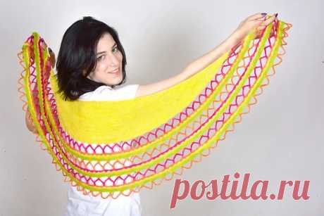 Ravelry: Loaded Taco Shawl pattern by Xandy Peters