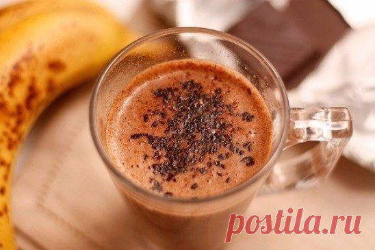 Горячий банановый коктейль с шоколадом.