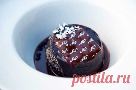 Мягкий шоколадный тортино от Марио Рагона/ Tortino al cioccolato dal cuore morbido | Элла Мартино Рецепты Кулинарные туры Итальянская кухня