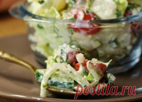 Лёгкий салат с сырно-горчичной заправкой