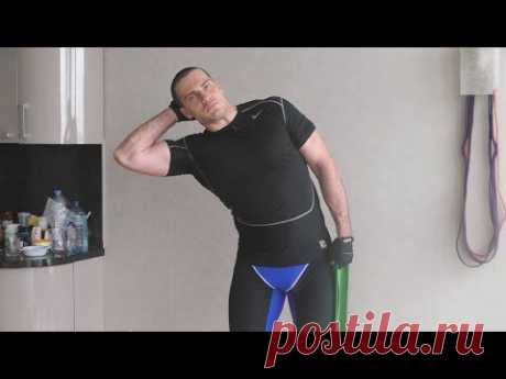 Наклоны в бок с резиной стоя: техника выполнения и видео
