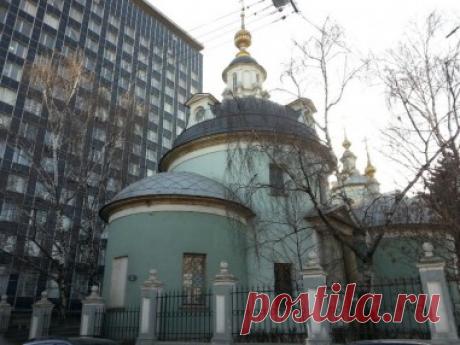 Храм святых бессребреников и чудотворцев Космы и Дамиана на Маросейке