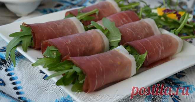 Рулетики з шинкою, яйцем і руколою, або Великодня закуска    Закуска, рецептом якої хочу сьогодні з вами поділитися, добре пасуватиме до Великоднього столу, адже яка ж Пасха без шинки та яєць, котрі...