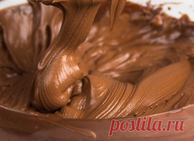 Ганаш на темном шоколаде 🍫

Классический рецепт ганаша, который получится даже у новичков. Его можно использовать как для прослойки и выравнивания в тортах или как начинку для конфет.

Сливки 33% – 350 г
Шоколад тёмный – 350 г
Cливочное масло – 150 г