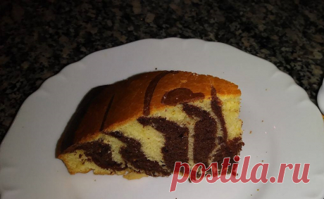 Пирог "Зебра" Пирог "Зебра" отличается от прочих не только вкусом, но интересным рисунком. Тесто чередуется белыми и шоколадными полосками, напоминая раскраску зебры.