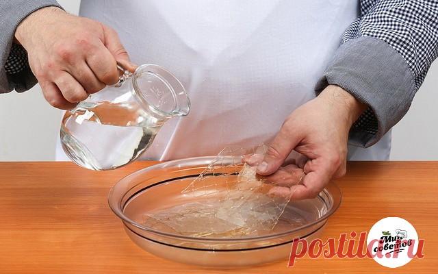 Полезно знать! Как правильно разводить желатин

Развести желатин не сложно - растворить его в холодной воде, далее долить жидкость до нужного объёма и подогреть.