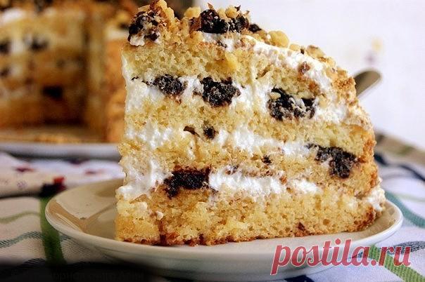 Медовик на кефире

Ингредиенты:
Для теста:
-2 стакана муки
-2 стакана сахара
-2 стакана кефира
-2 столовые ложки меда (мед растопить, если он густой)
-2 яйца,
-пакетик разрыхлителя
Для крема:
-2 большие банки сметаны ( примерно литр) 20-25% (густой)
-1/2 стакана сахара
-по одной горсти чернослива, кураги и изюма
-150 грамм жареного миндаля

Приготовление:
Смешиваем все вместе: муку, сахар, кефир, яйца, мед и добавляем разрыхлитель. Взбиваем миксером.

Тесто делим на две ча...