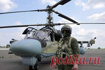 Российских военных летчиков вооружили автоматами. В носимый аварийный запас (НАЗ) российских летчиков начали укладывать пистолет-пулемет ПП-2000, сообщил заместитель главкома Воздушно-космическими силами России Юрий Грехов. НАЗ представляет собой упаковку с аптечкой, продуктами, ножом и средствами связи, которые летчик использует в случае катапультирования.