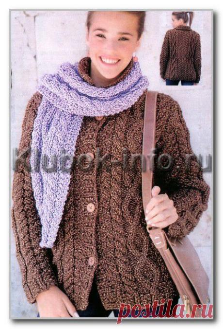 Вязание спицами. Женские модели. Жакет с круглым вырезом, на пуговицах и с фантазийными узорами