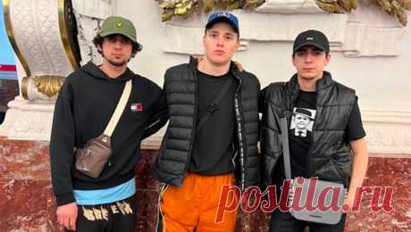 В Мурино задержали грабителей, которые приглашали потерпевших на свидания от имени девушки. Во Всеволожском районе задержали банду, грабившую мужчин, приезжавших к выдуманной ими секс-работнице. Об этом сообщили в пресс-службе ГУ МВД по Петербургу и Ленобласти. Молодые люди решили грабить интересующихся секс-услугами мужчин, ...