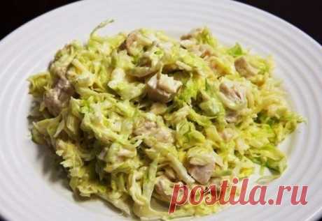 Легкий и вкусный салат из свежей капусты с курицей