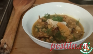 Яйца в кокосовом карри. Ароматное и вкусное кокосовое карри с нутом и куркумой становится ещё интереснее, когда в нем нежно отвариваются яйца с едва готовым белком и все ещё бегущим желтком по принципу яйца-пашот. Попробуйте.