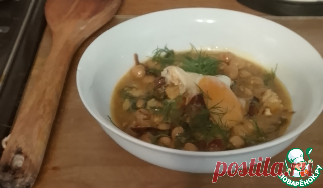 Яйца в кокосовом карри. Ароматное и вкусное кокосовое карри с нутом и куркумой становится ещё интереснее, когда в нем нежно отвариваются яйца с едва готовым белком и все ещё бегущим желтком по принципу яйца-пашот. Попробуйте.