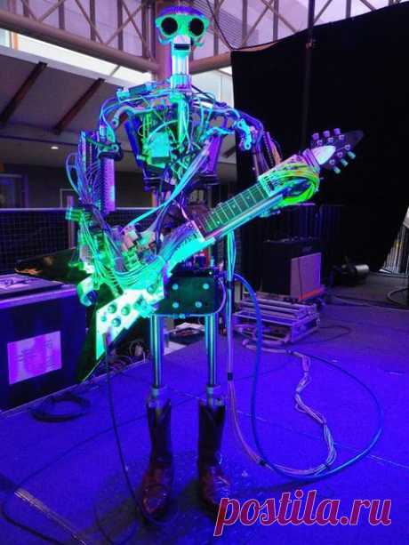 ВЕДОМОСТИ - ФОТО - «Бал роботов» - снимок 1