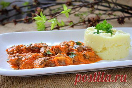 Гуляш из куриных сердечек - рецепт с пошаговыми фото
