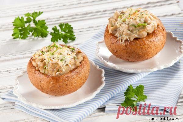 Жульен в булочках.