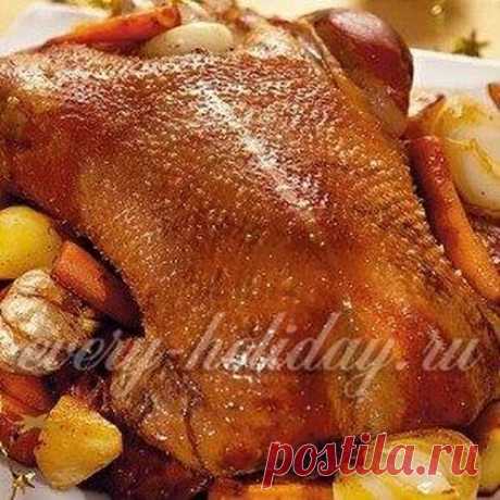 Как приготовить гуся в духовке, чтобы мясо было мягким и сочным?