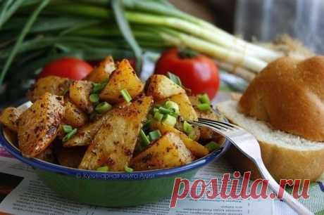 Запеченный картофель по-турецки.

Очень вкусный, ароматный и нежный картофель получается по этому рецепту. 
Сверху получается корочка, а внутри нежная картошечка.
И аромааааааат .....ммммммм.......

Вам потребуется:

1-1,2 кг картофеля
1 ч.л. тимьяна (kekik по-турецки)
1 ч.л. сумака ( или барбариса)
1 ч.л. пулбибера, турецкого перца (если нет, то используйте красный молотый перец, но половину ч.л.)
4-5 зубчика чеснока
Кофейная чашка растительного масла (гр.40)
Небольшой ку...